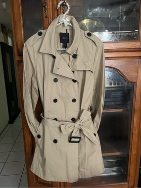 Forever 21 Classic Khaki Double-Breasted Trench Coat with Belt